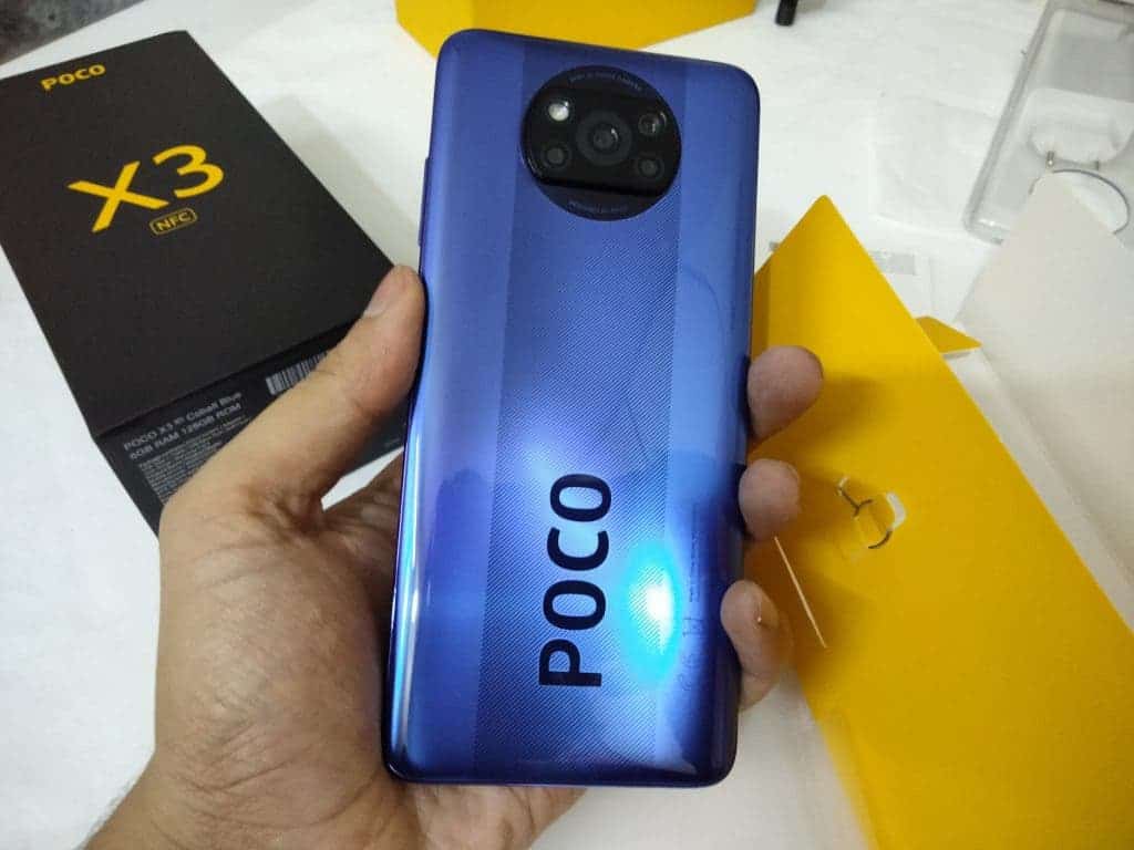 Почему на poco x3 nfc желтит экран