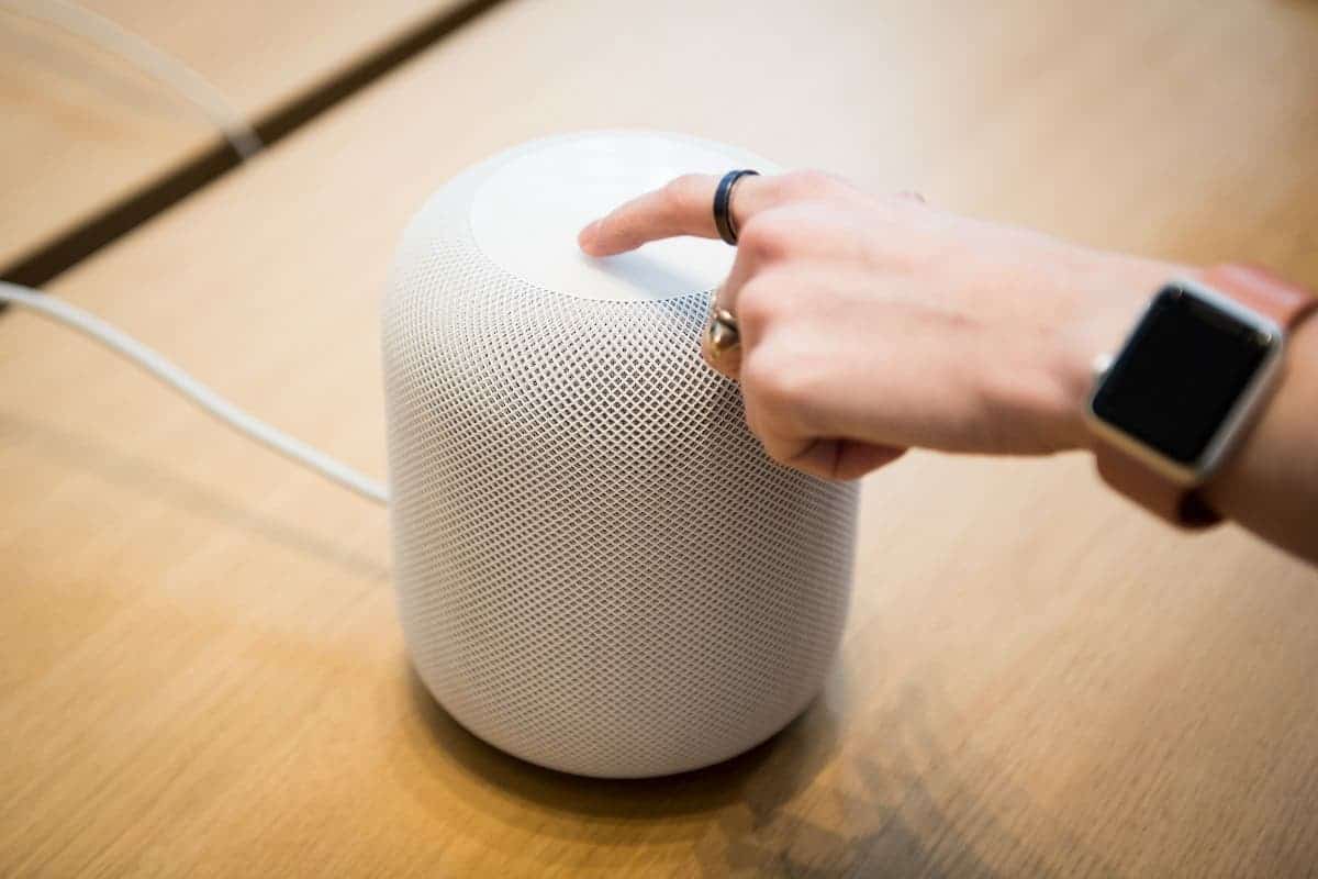 The HomePod mini could be Apple's secret weapon for expanding HomeKit - The  Verge