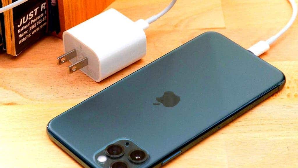 Iphone 12 Brazilian Wins Lawsuit Against Apple And Wins Charger