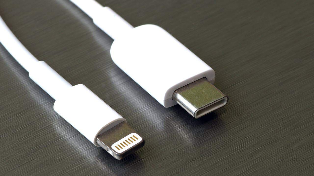 Why Apple fanboys should be happy with the new USB Type-C interface -  
