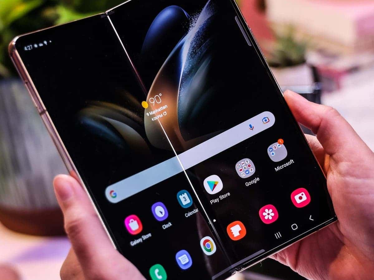 Galaxy Fold 4 Survives