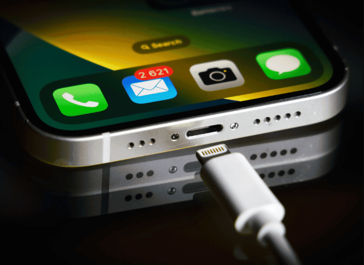 iPhone 15 USB-C port to have limited speed for non-certified cables