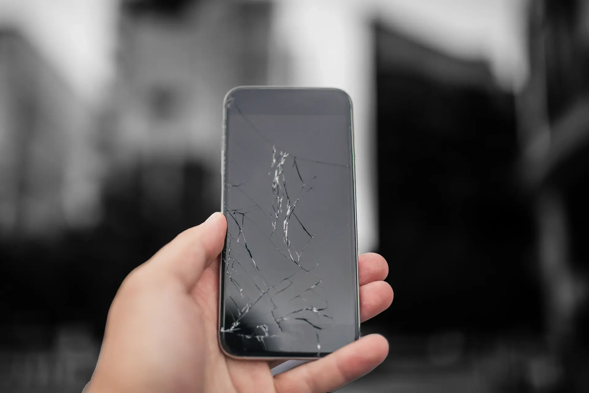 Best Ways To Remove Scratches From Phone Screen (In Just 2 Minutes) 