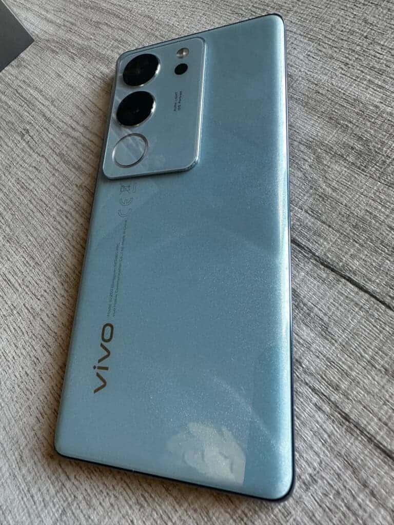 vivo V29 Review: Solid display and camera in a sleek package